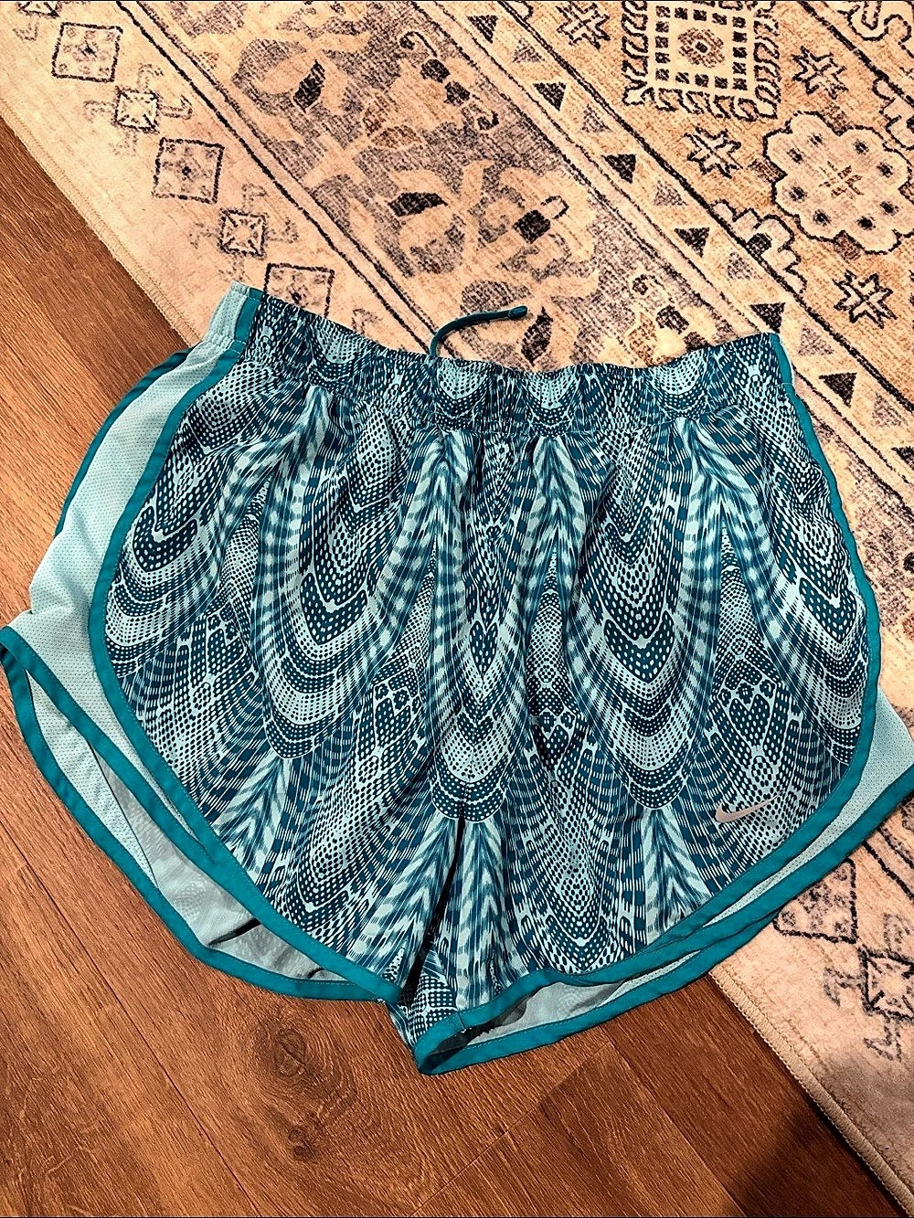 Nike Dri-FIT Women's Abstract Athletic Shorts in Blue Like New